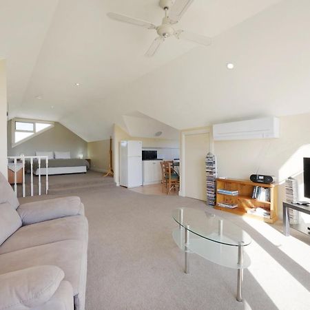 ווארנאמבול Logans Beach Apartments - The Loft מראה חיצוני תמונה